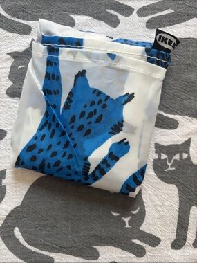😸IKEA NWT SKYNKE Crazy Blue Cat reusable tote swirling blue felines Warhol-style